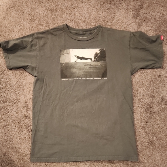 VANS Skater  Graphic T-Shirt in Gray - Picture 1 of 5